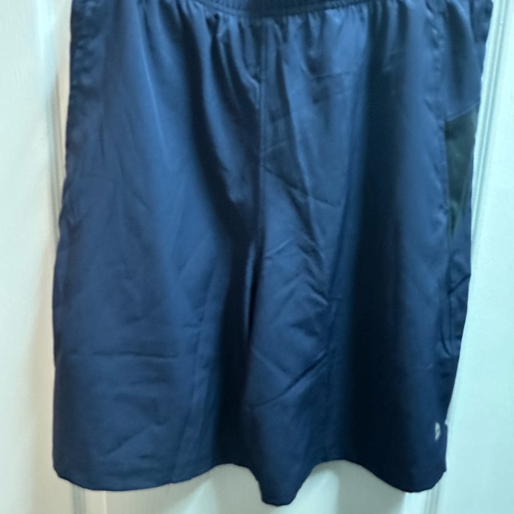 Reebok  Men's Navy Blue Athletic Shorts size L/ NWOT A15